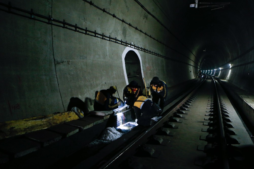 长汀铁路运营隧道病害现状